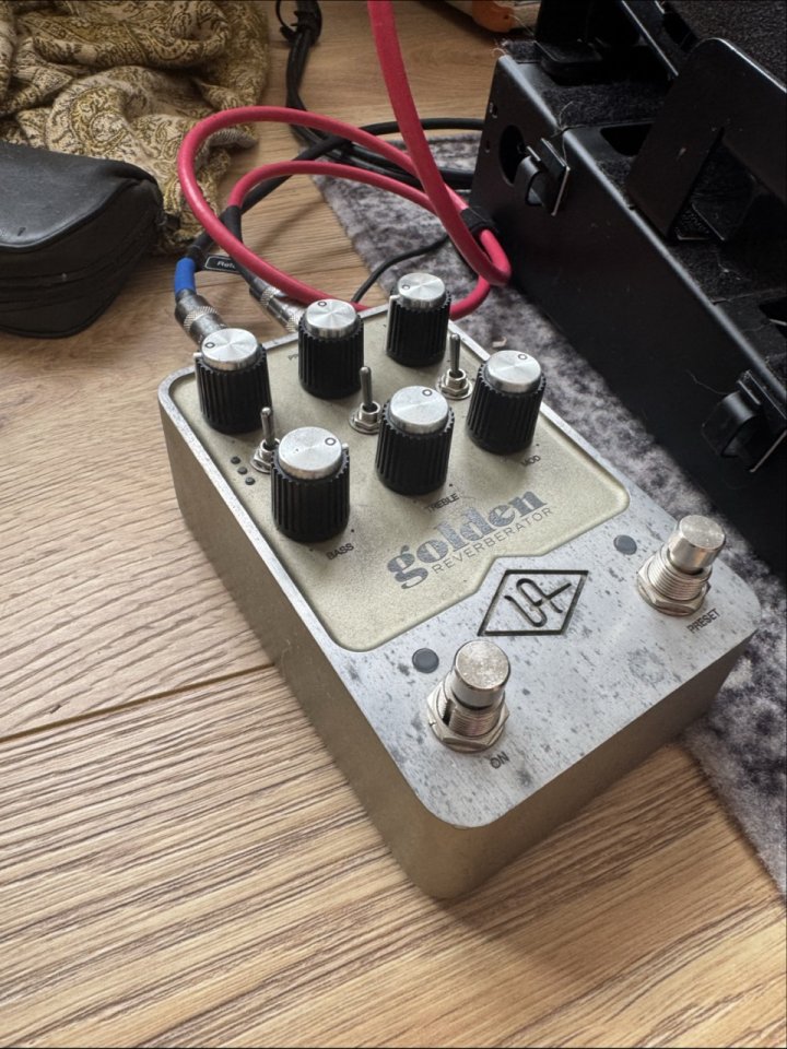 Pedal Reverb Universal Audio UA Golden Reverberator de segunda mano · Foto 2 de 6 · Huelva · 260 €