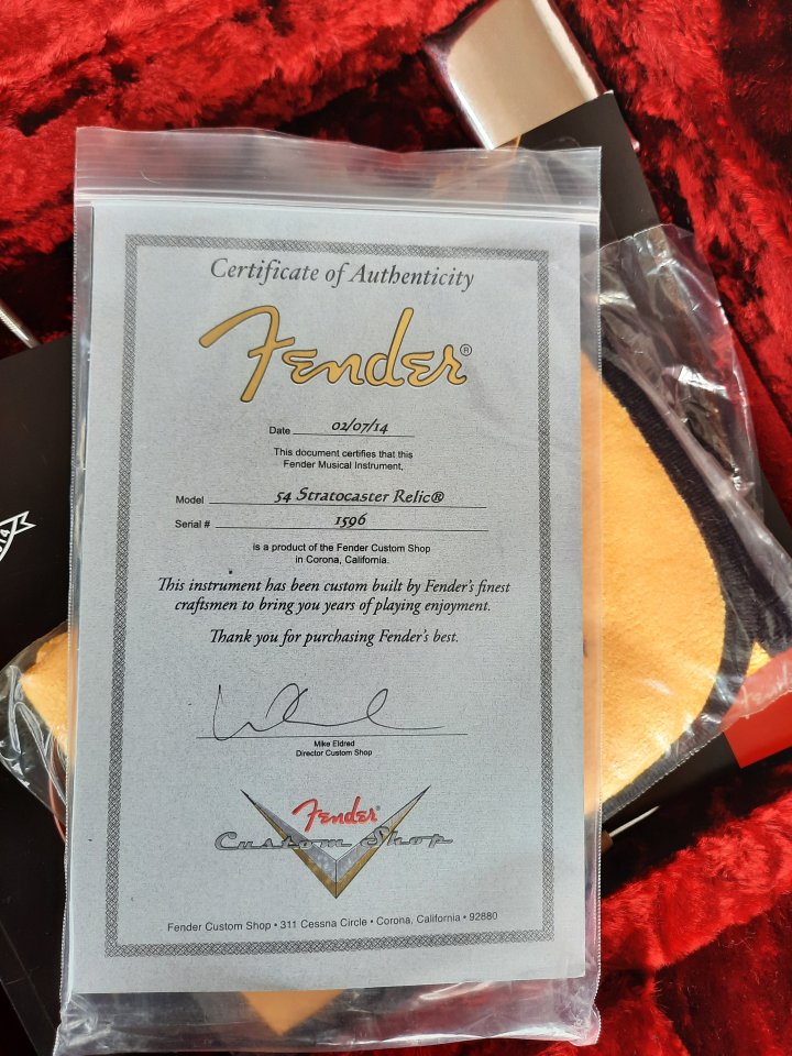 Stratocaster Custom Shop 1954 60th Anniversary. CAMBIOS dentro