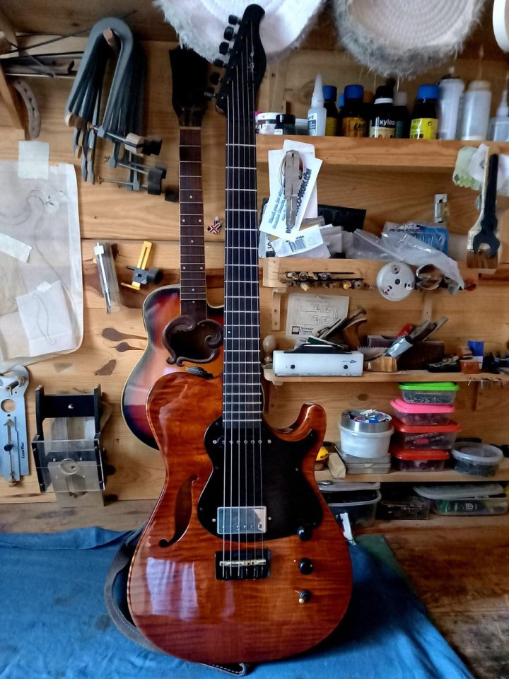 Jazzycaster Old Blues x ampli punto a punto de segunda mano · Foto 2 de 5 · Málaga