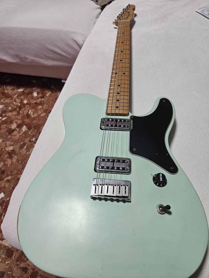 O cambio en mano Telecaster Cabonita mex TV JONES de segunda mano · Foto 1 de 4 · Valencia · 750 €