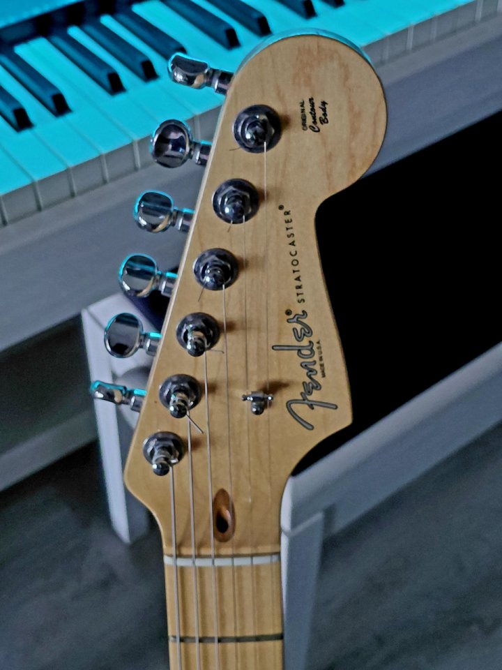 Fender Stratocaster Standart (Seymour Duncan) de segunda mano · Foto 7 de 10 · Alicante · 1500 €