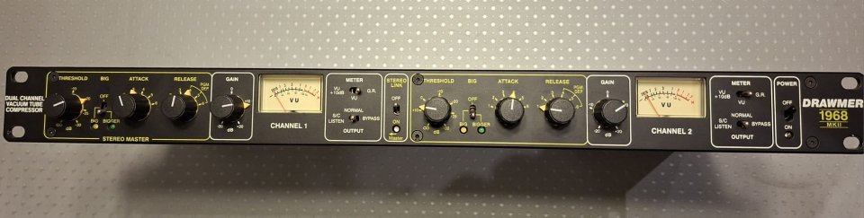 Compresor dos canales a válvulas DRAWMER 1968 mkII rack 1U.