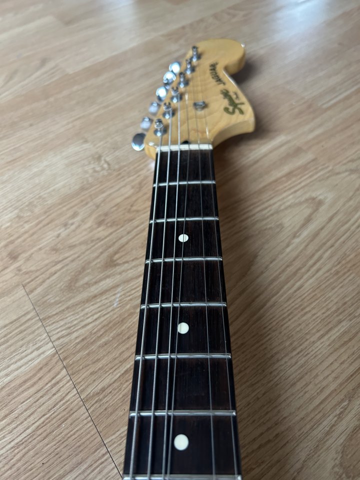 Squier JAGUAR Vintage Modified (Puente Mustang y Funda)