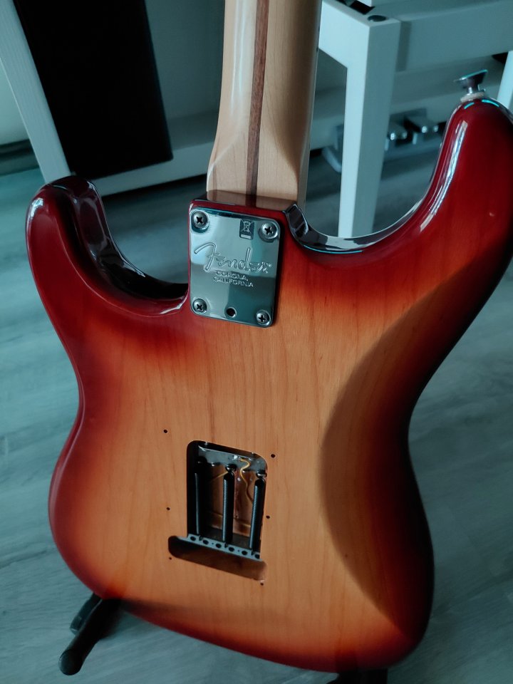 Fender Stratocaster Standart (Seymour Duncan) de segunda mano · Foto 9 de 10 · Alicante · 1500 €