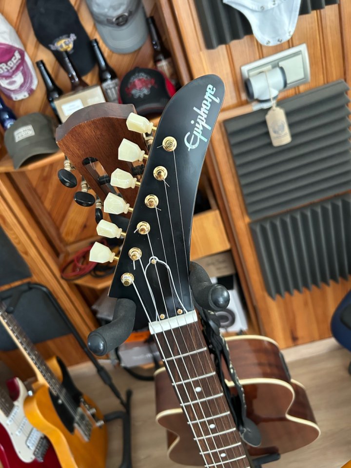 Epiphone Explorer Korina 1958 Natural Inspired by Gibson de segunda mano · Foto 2 de 10 · Valencia · 900 €