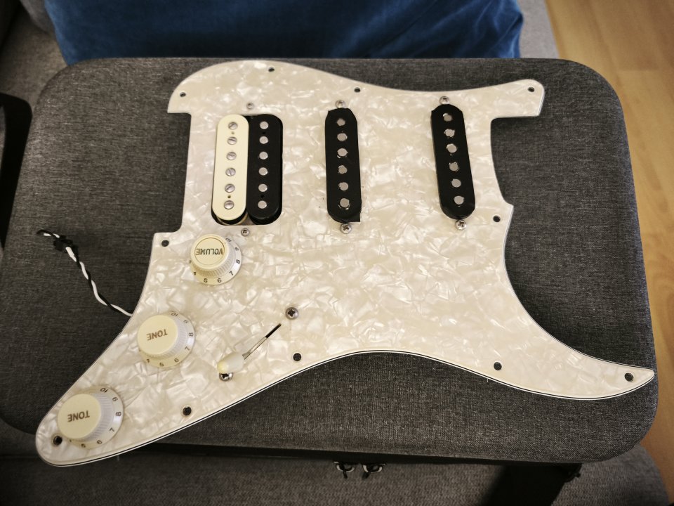 Golpeador completo de Fender Stratocaster Ultra HSS