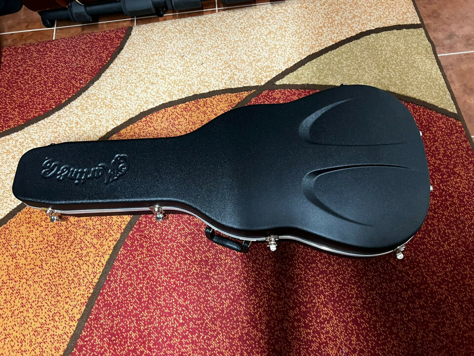 Martin 000 / OM Molded Case