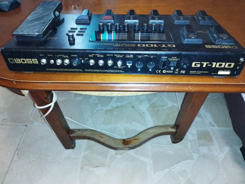 BOSS GT-100 de segunda mano · Foto 3 de 5 · Córdoba · 200 €