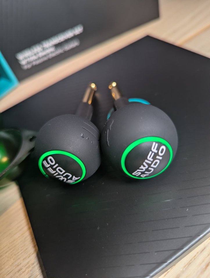 Inalámbrico para guitarra Swiff Audio WT09a. de segunda mano · Foto 2 de 5 · Barcelona · 150 €
