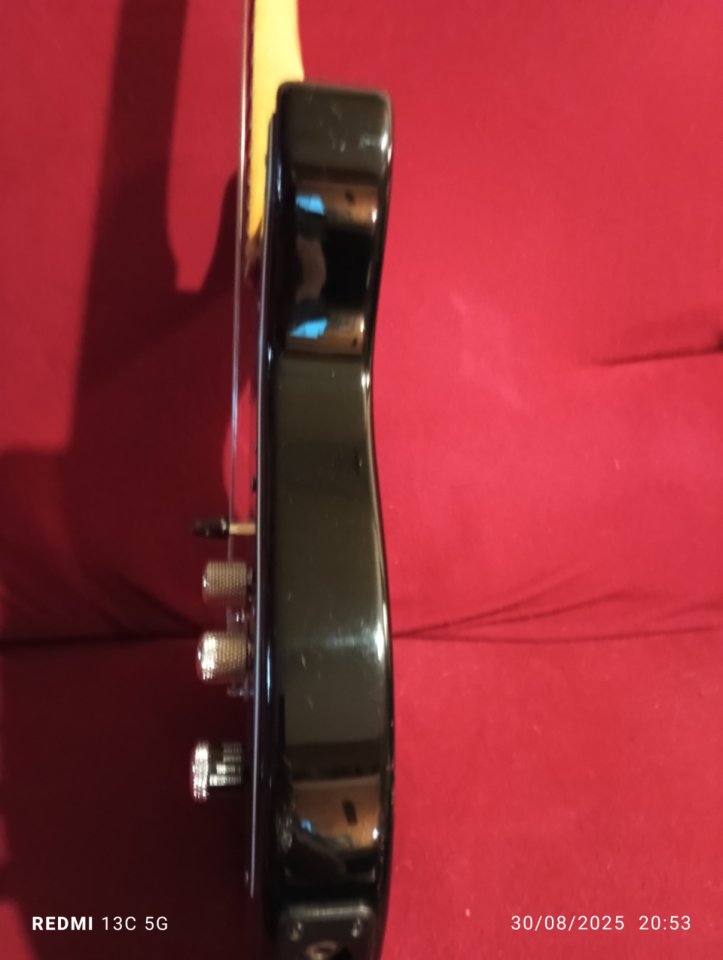 guutarra electrica Variax Line 6 600 de segunda mano · Foto 6 de 8 · Madrid · 350 €