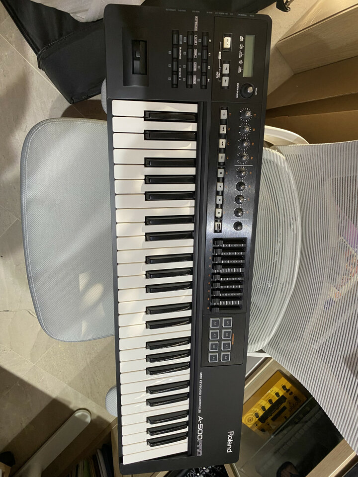 Teclado Controlador Cakewalk A-500PRO + Bolsa de Transporte + Fuente Alimentación