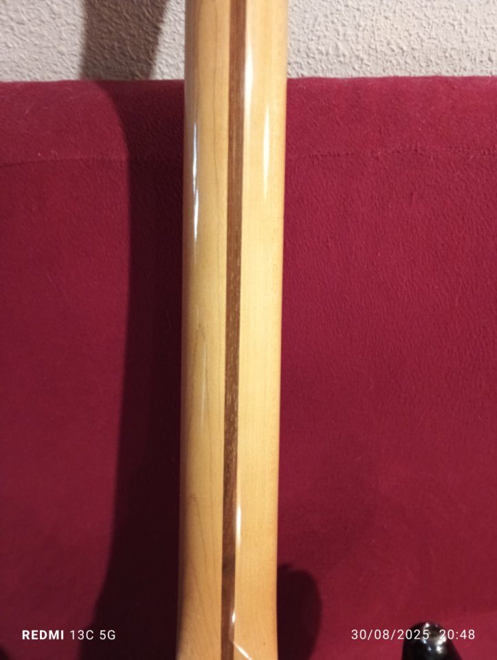 guutarra electrica Variax Line 6 600 de segunda mano · Foto 7 de 8 · Madrid · 350 €