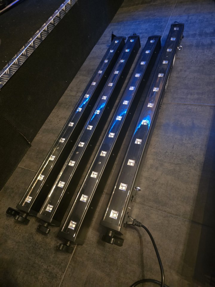 Cameo UV Bar 200 IR 12 x 3 W