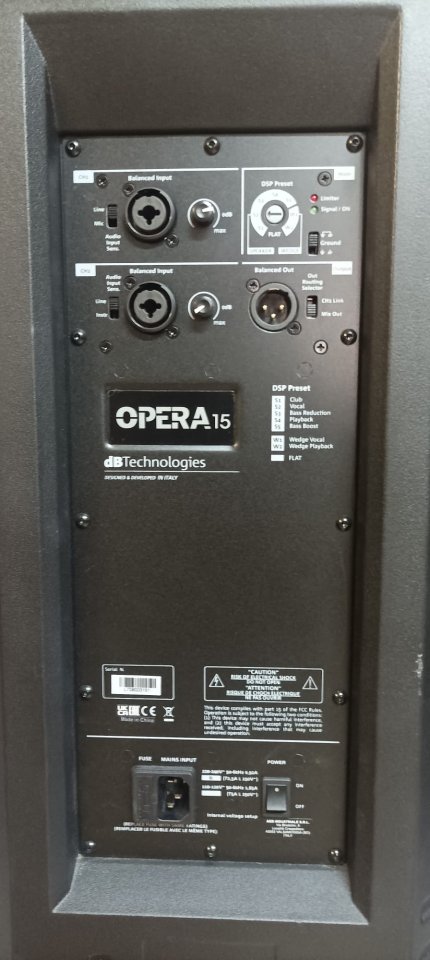 2 PA Atavoces dB Technologies Opera 15 ideal para grupos, salas o DJ de segunda mano · Foto 2 de 7 · Valencia · 595 €
