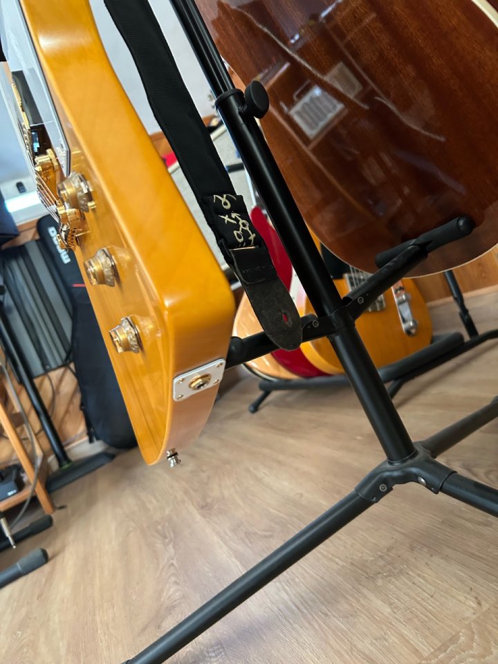 Epiphone Explorer Korina 1958 Natural Inspired by Gibson de segunda mano · Foto 9 de 10 · Valencia · 900 €