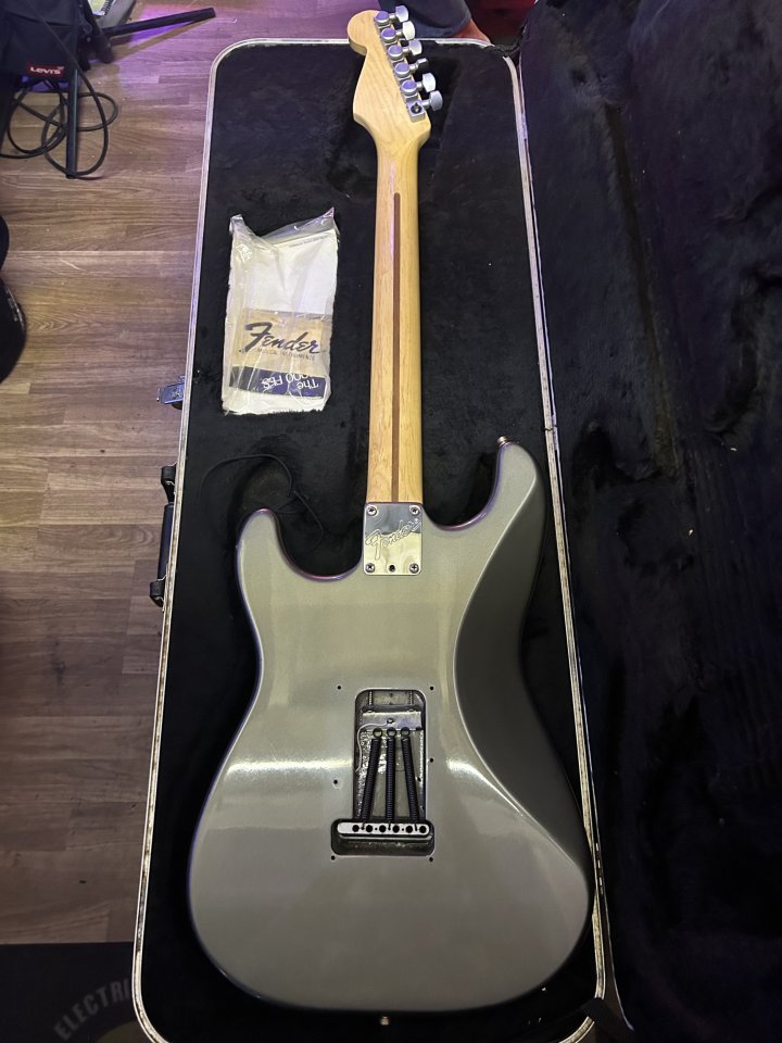 Stratocaster plus año 91 de segunda mano · Foto 4 de 5 · Cádiz · 1150 €
