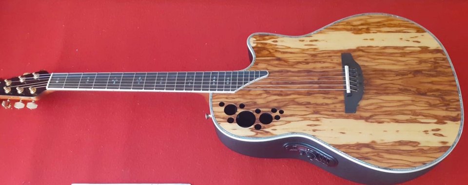 Ovation Elite Plus C2078 AXP de segunda mano · Foto 2 de 9 · Girona · 700 €