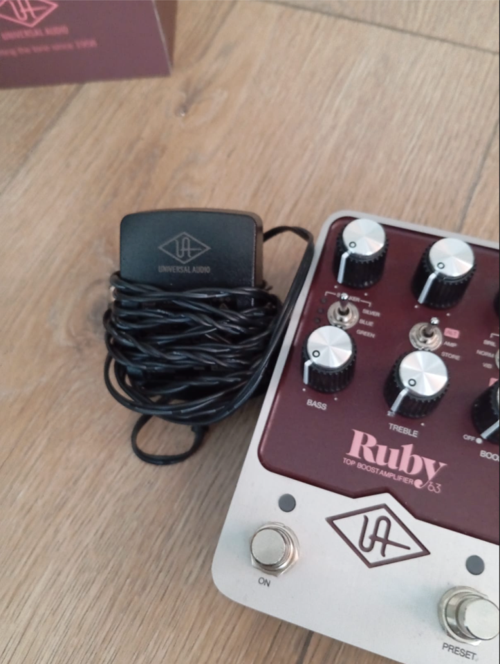 Universal Audio UAFX Ruby '63 Top Boost de segunda mano · Foto 2 de 4 · Asturias · 250 €