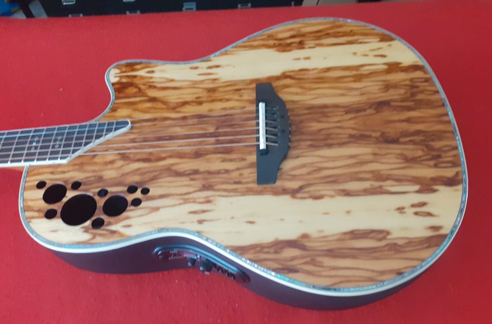 Ovation Elite Plus C2078 AXP de segunda mano · Foto 4 de 9 · Girona · 700 €