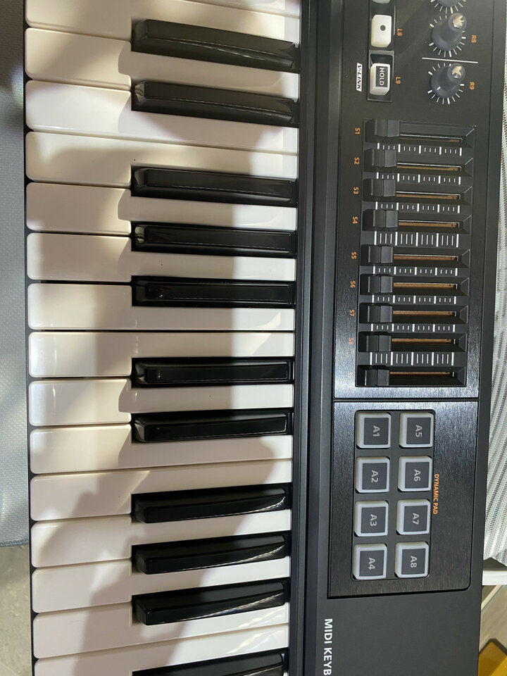 Teclado Controlador Cakewalk A-500PRO + Bolsa de Transporte + Fuente Alimentación