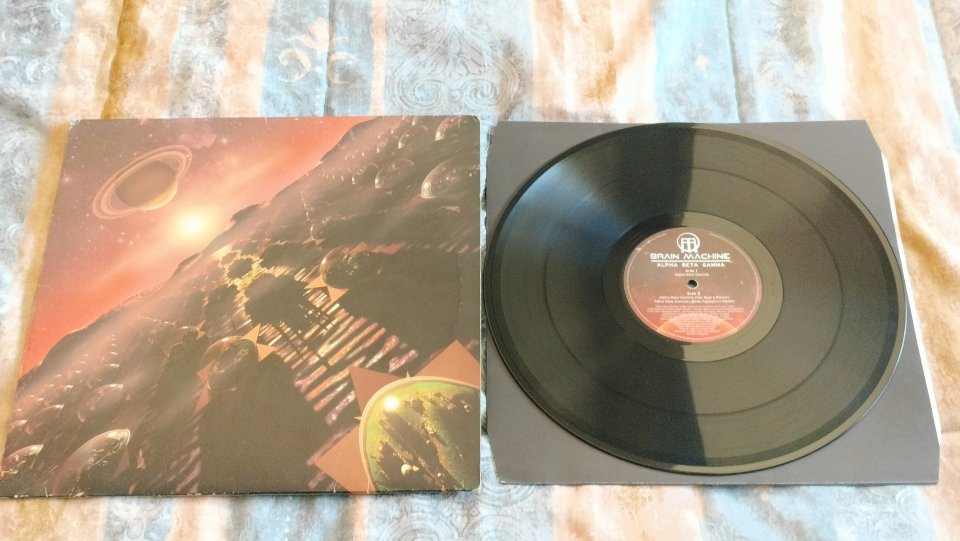 Brain Machine – Alpha Beta Gamma - Techno - Cosmic