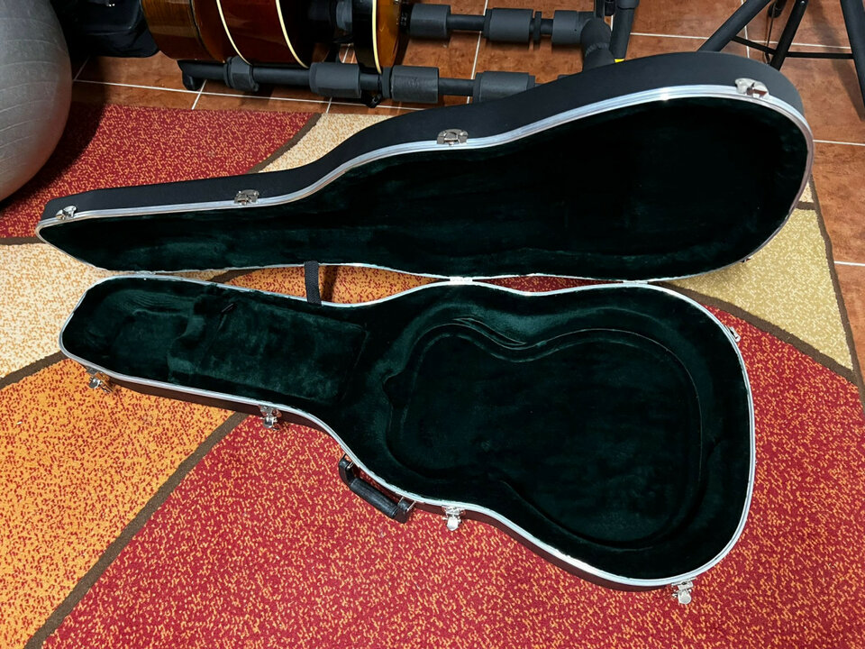 Martin 000 / OM Molded Case