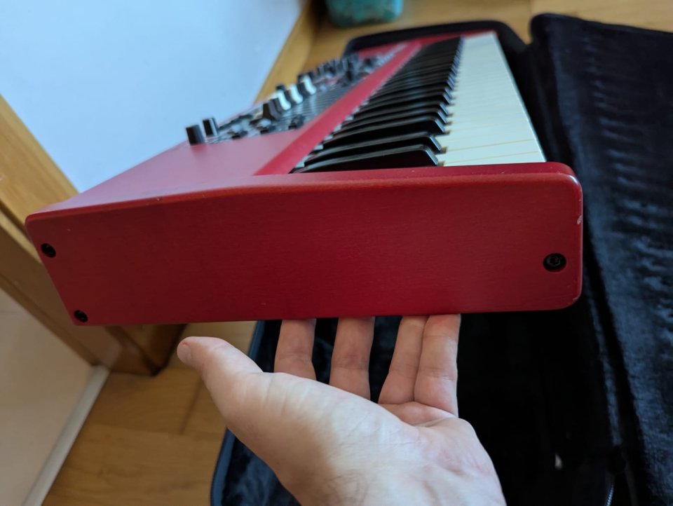 Nord Electro 6D 61 + Funda + Pedal de sustain de segunda mano · Foto 6 de 7 · Pontevedra · 1500 €