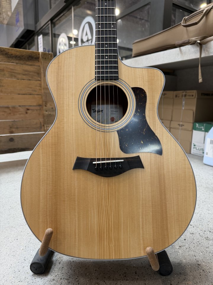 Taylor 214ce-Koa de segunda mano · Foto 1 de 10 · Barcelona · 850 €