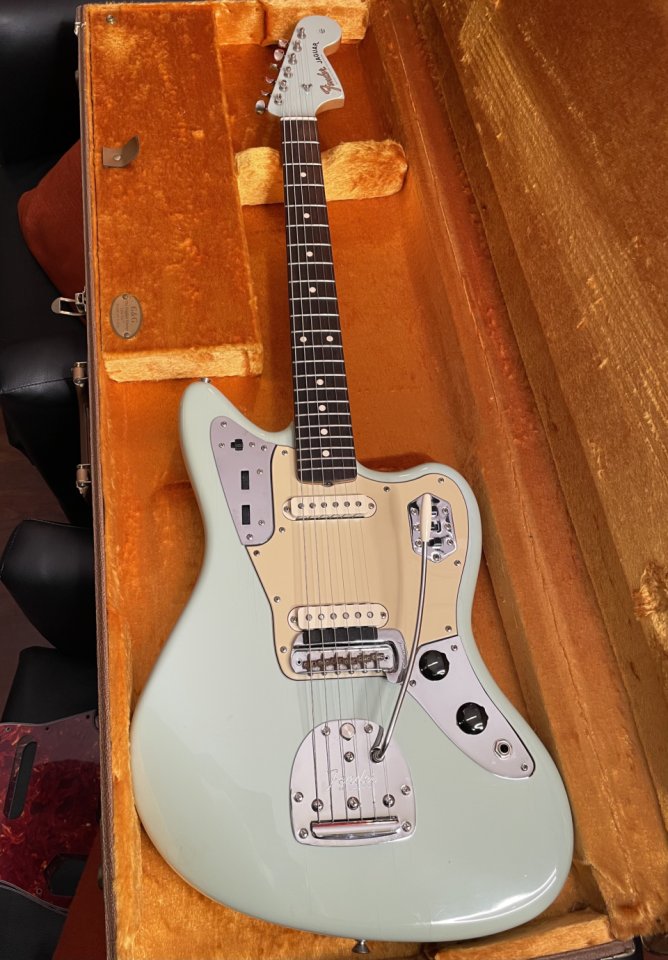 Fender FSR Jaguar American Vintage 62 Thin Skin de segunda mano · Foto 1 de 6 · Gipuzkoa · 2985 €