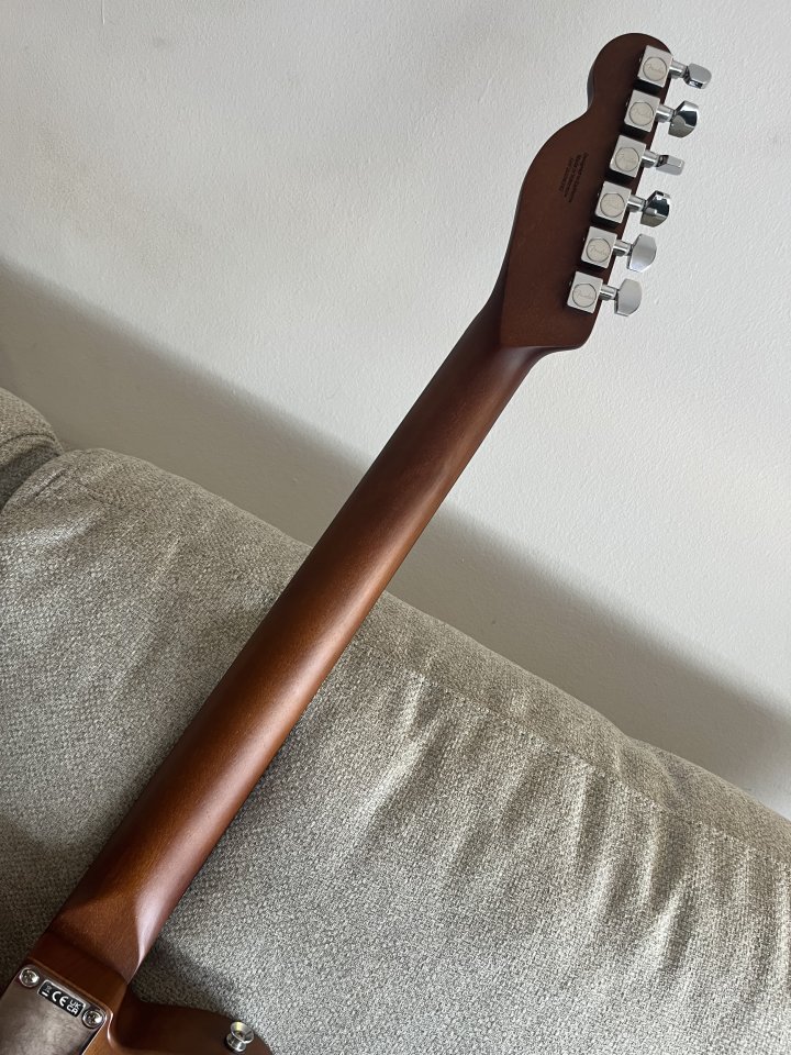 Fender Acoustasonic Standard de segunda mano · Foto 5 de 5 · Alicante · 480 €