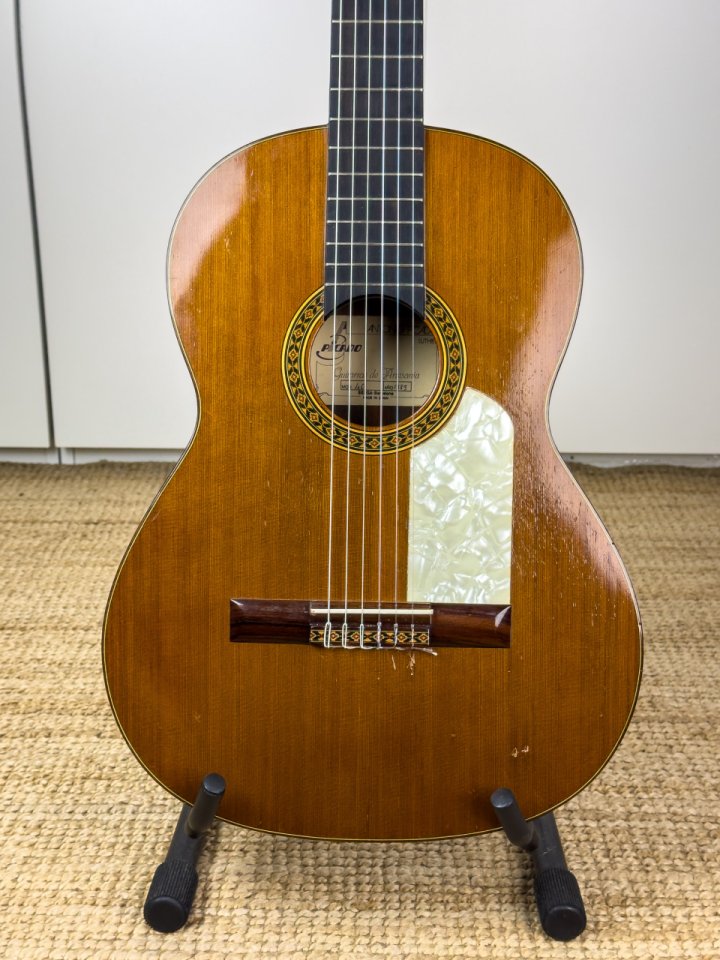 Guitarra clasica-flamenca Antonio Picado 40 solida de segunda mano · Foto 2 de 10 · Tarragona · 450 €