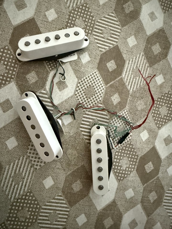 Set Pastillas DiMarzio HS3 y HS4 de segunda mano · Foto 1 de 5 · Valladolid · 250 €