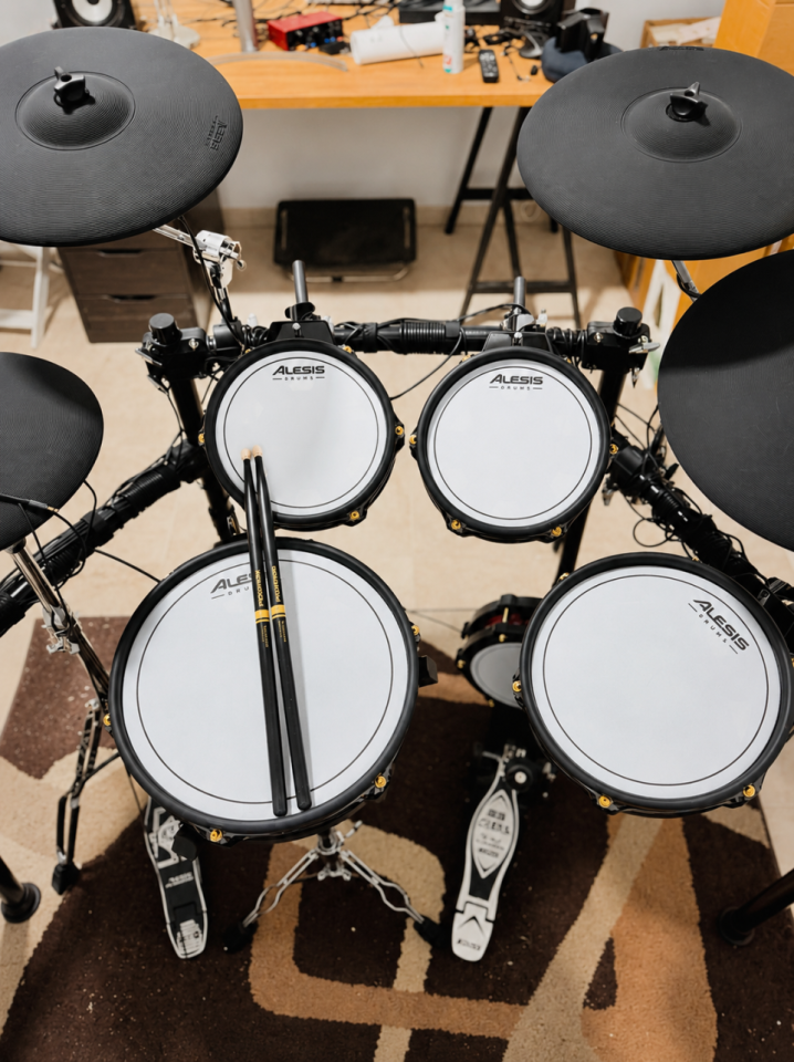 Batería Electrónica Alesis Strata Core de segunda mano · Foto 1 de 10 · Sevilla · 1600 €