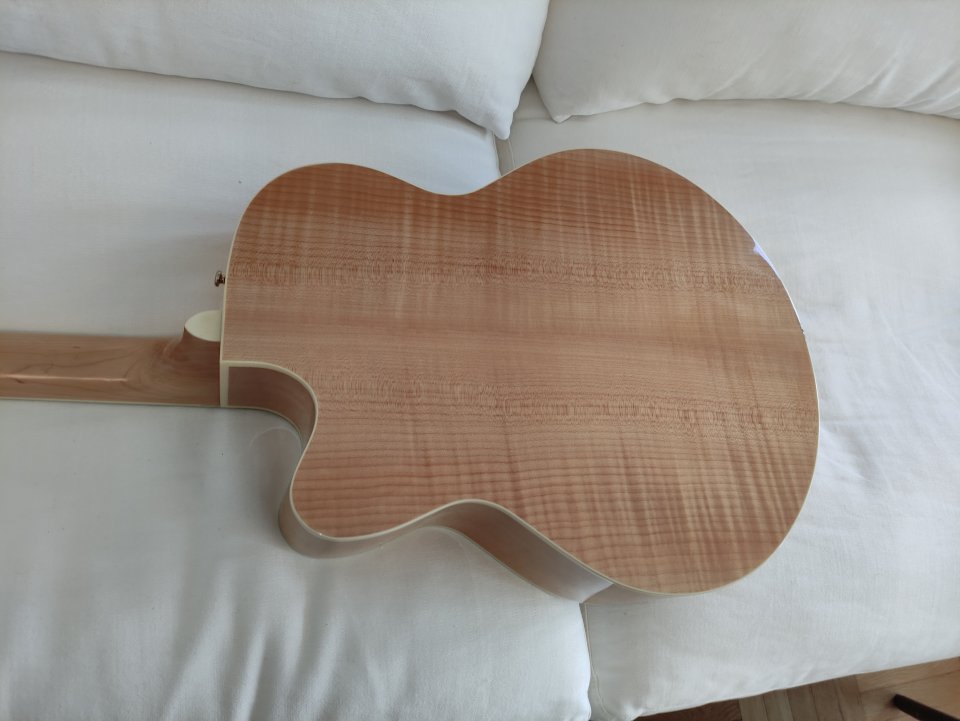 Guitarra Fender Jumbo de 12 cuerdas