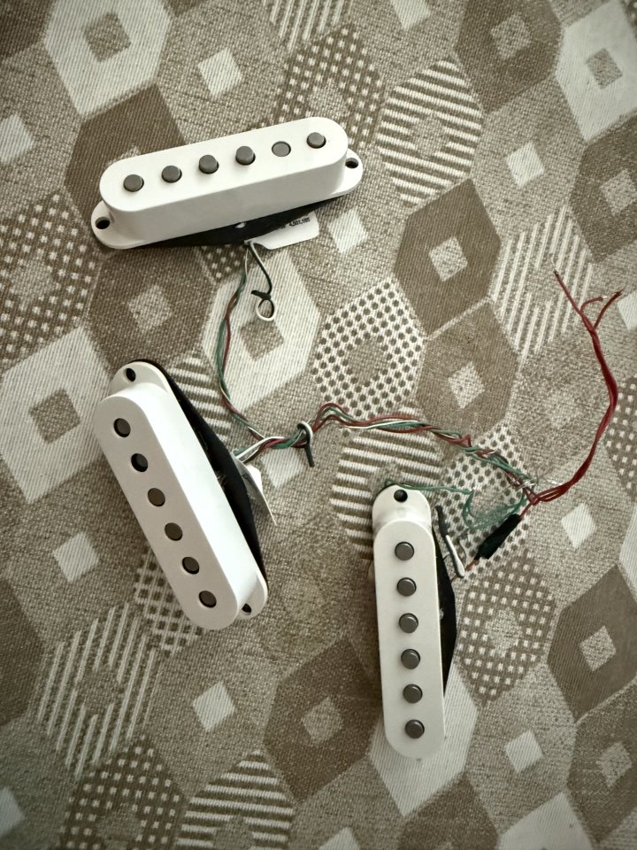 Set Pastillas DiMarzio HS3 y HS4 de segunda mano · Foto 2 de 5 · Valladolid · 250 €