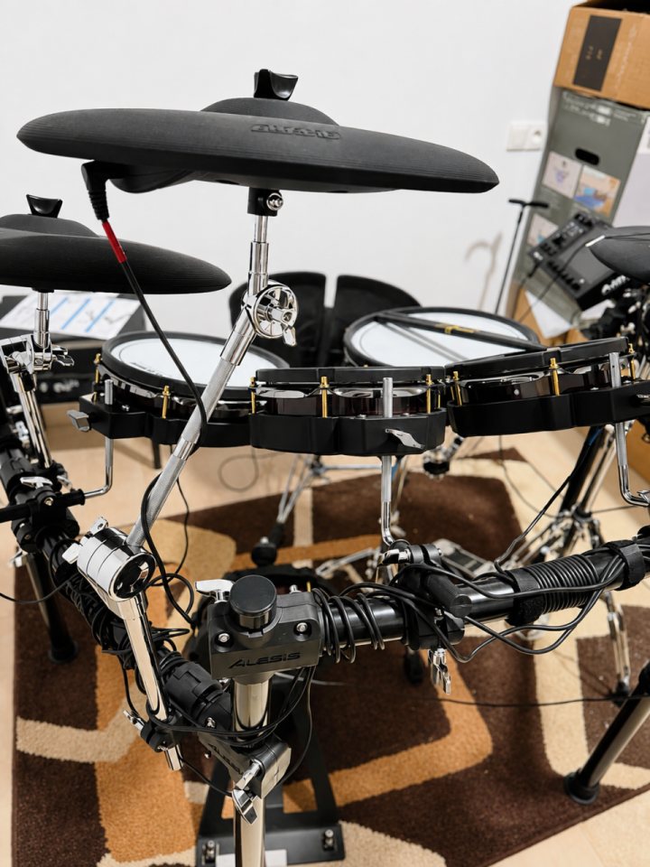 Batería Electrónica Alesis Strata Core de segunda mano · Foto 3 de 10 · Sevilla · 1600 €