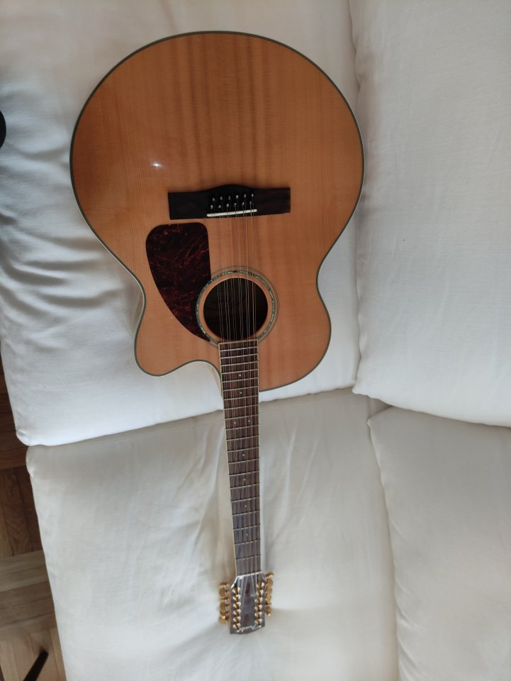 Guitarra Fender Jumbo de 12 cuerdas