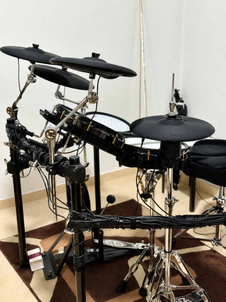 Batería Electrónica Alesis Strata Core de segunda mano · Foto 4 de 10 · Sevilla · 1600 €