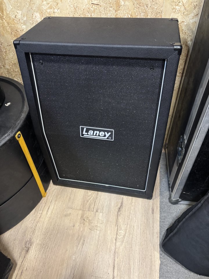 Laney lfr 2x12 de segunda mano · Castellón · 420 €