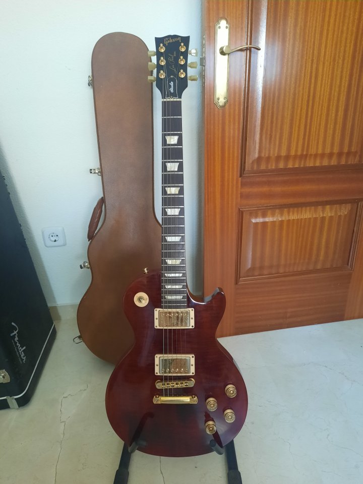 Gibson Les Paul Studio 2016 de segunda mano · Foto 1 de 7 · Cádiz · 1100 €