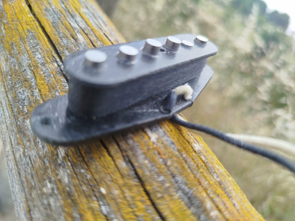 Pastillas Fender Stratocaster Fullerton AVRI 1982 Rarisima de segunda mano · Foto 3 de 8 · Albacete · 175 €