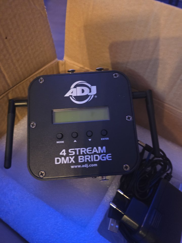 INTERFAZ WI-FI DMX: ADJ 4 Stream DMX Bridge (¡Sin Estrenar!)