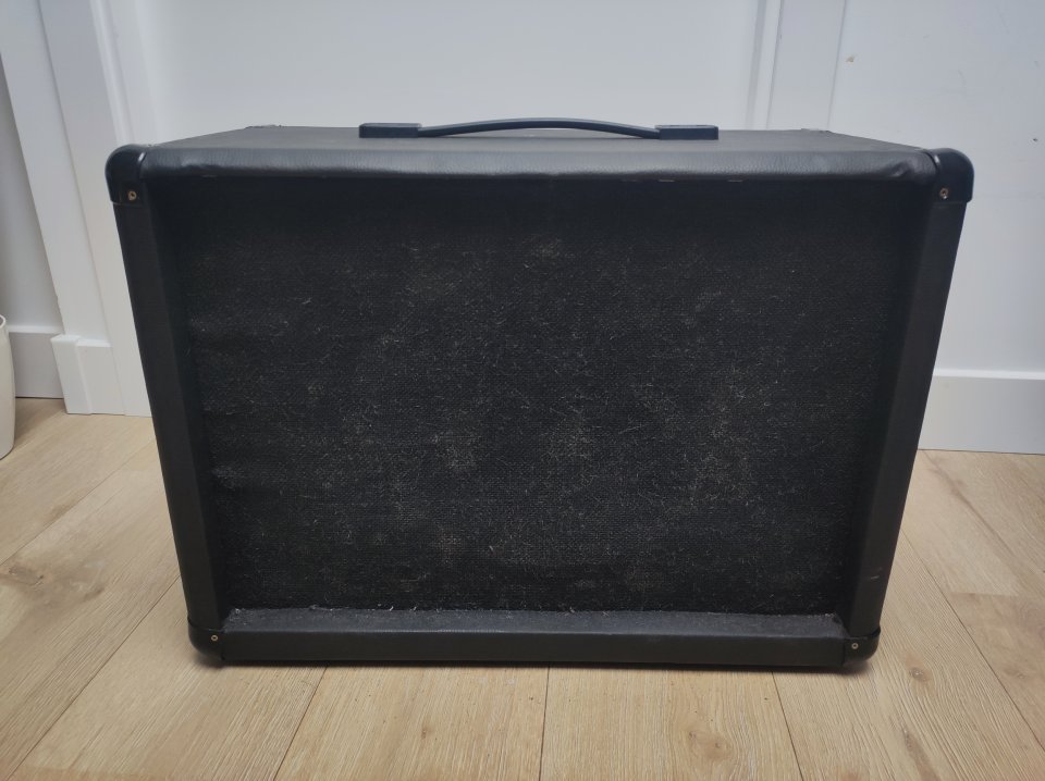 Pantalla altavoz artesanal