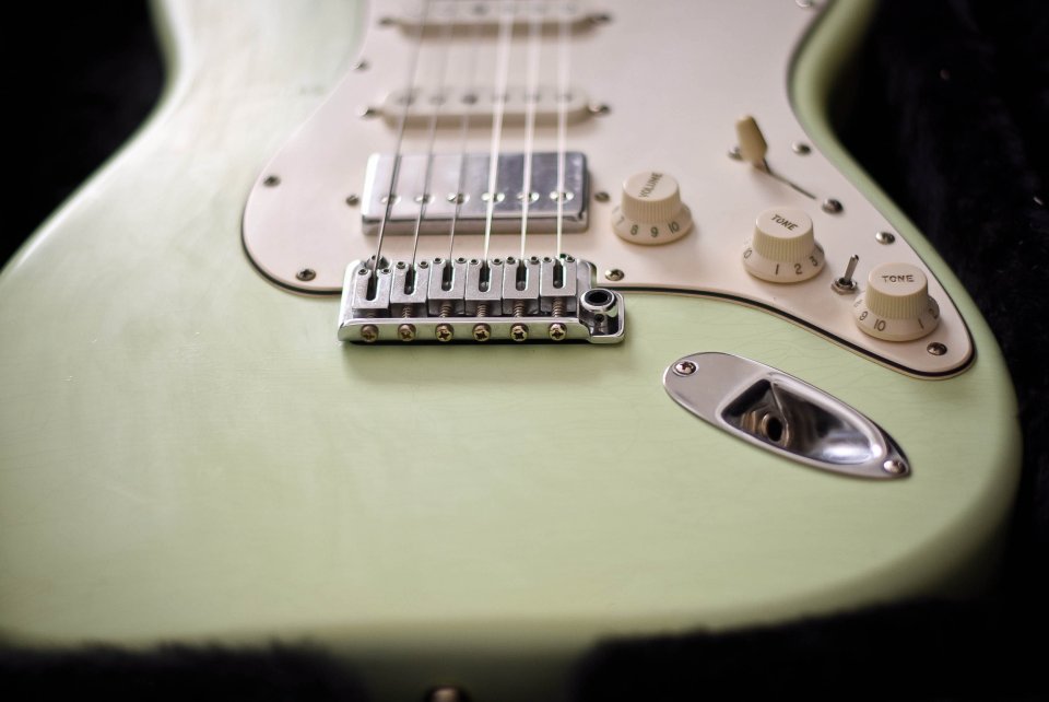 Stratocaster Korina surf green de segunda mano · Foto 4 de 10 · Huesca · 2400 €