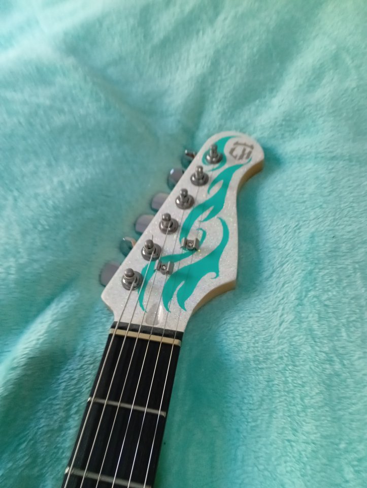Guitarra Eléctrica LKE ST20