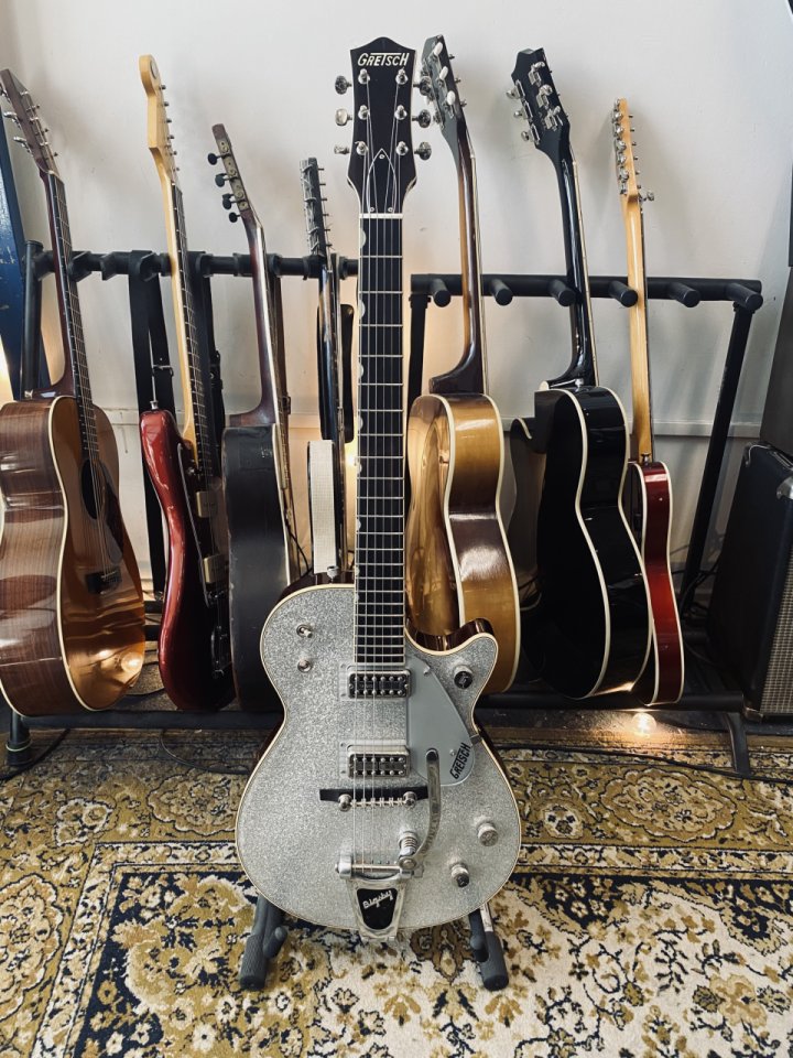 Gretsch G6129T-59 Vintage Select '59 Silver Jet Bigsby de segunda mano · Foto 2 de 6 · Madrid · 2850 €