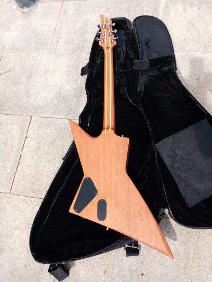 LTD FX-400 Splated Maple con EMG 80/61 (Korea 2008)