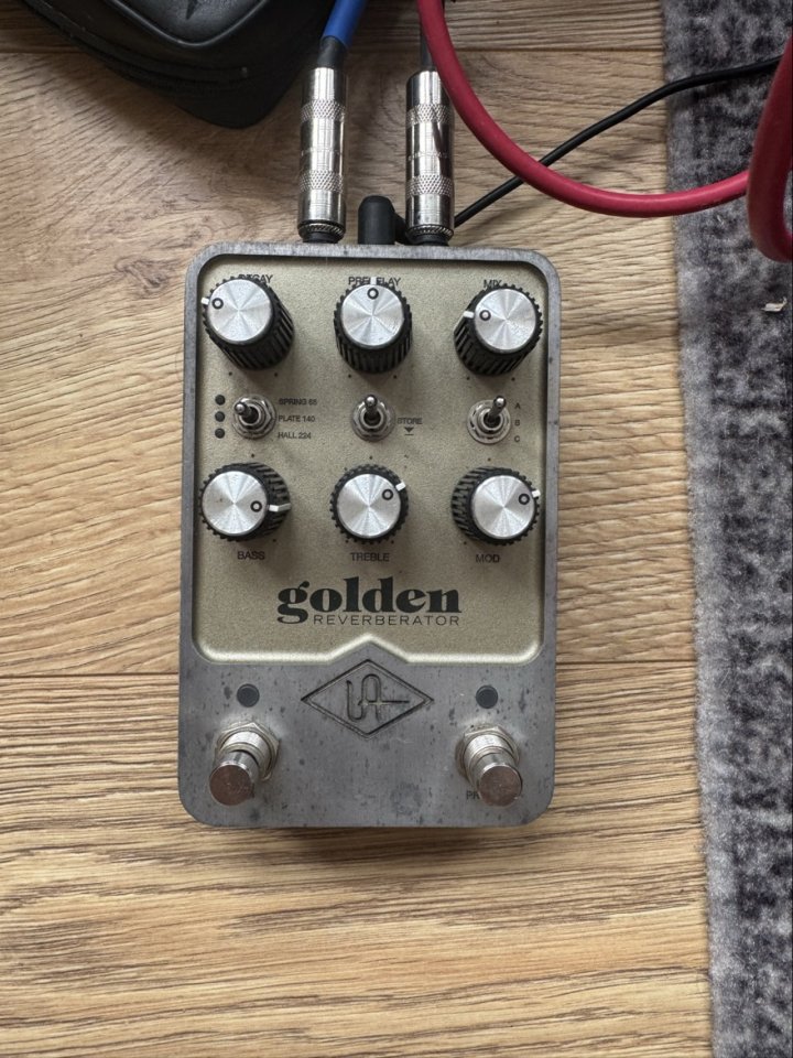 Pedal Reverb Universal Audio UA Golden Reverberator de segunda mano · Foto 5 de 6 · Huelva · 260 €