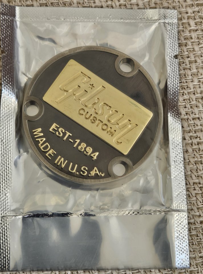 Gibson Custom Shop Placa Metálica Trasera de segunda mano · Foto 4 de 10 · Valencia · 8 €