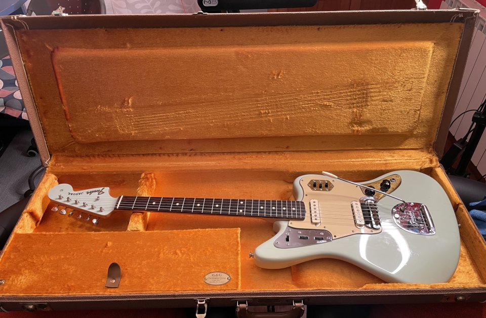 Fender FSR Jaguar American Vintage 62 Thin Skin de segunda mano · Foto 2 de 6 · Gipuzkoa · 2985 €
